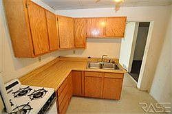 5th image of 801 N Wayland Ave