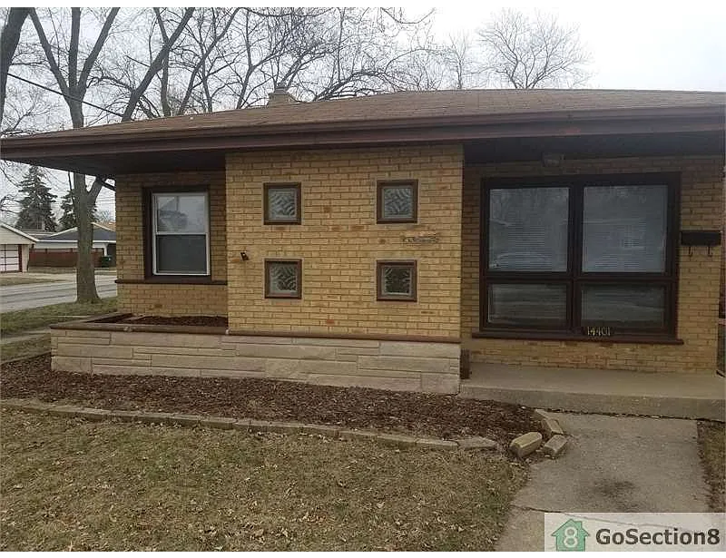 14401 Kimbark Ave photo 1