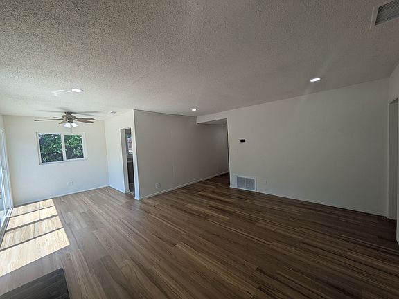 5th image of 233 Ramona Ct