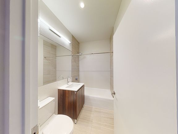 4th image of 15 Park Row APT 25G