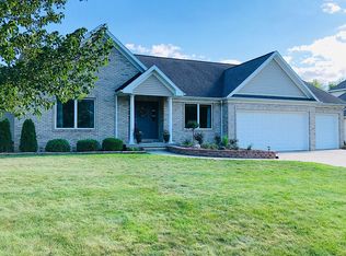 3301 Canopy Dr, Dewitt, MI 48820