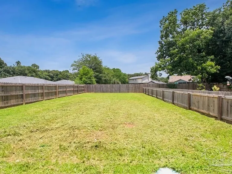 4630 Bellview Ave #B — Photo 18