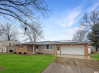 506 Cardinal Dr, Washington, IL 61571