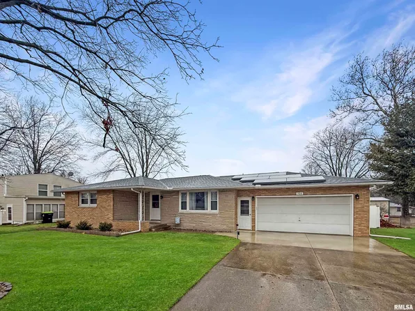 506 Cardinal Dr, Washington, IL 61571