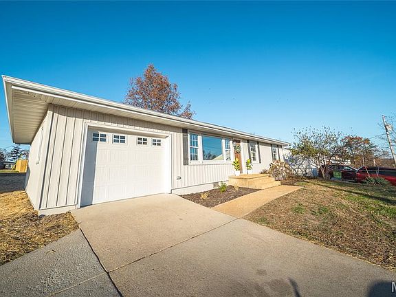 3rd image of 811 Soest Rd