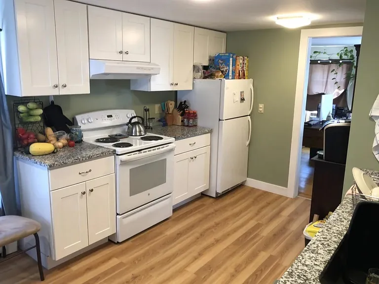 51 Ashuelot St — Photo 4