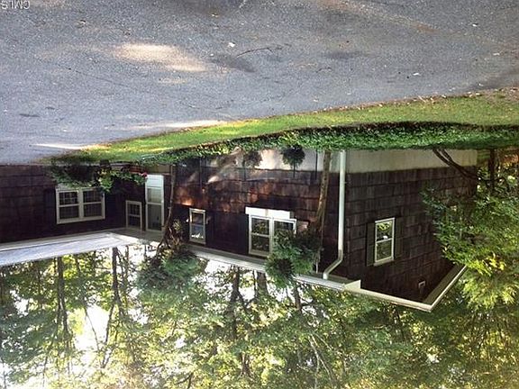2nd image of 424 Branchville Rd