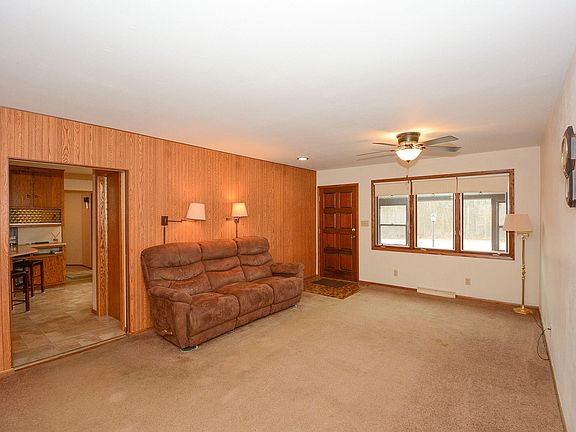4th image of S102W21804 Kelsey Dr