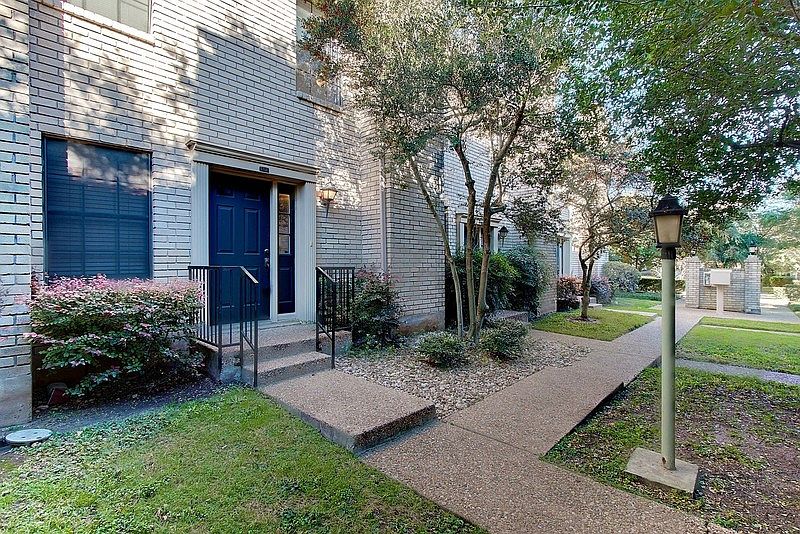 1st image of 8400 Jamestown Dr APT 132