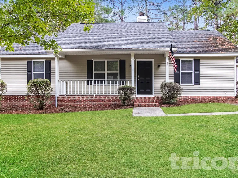 14 Iron Spot Cir — Photo 1
