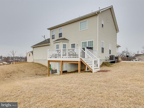 3rd image of 803 Ives St