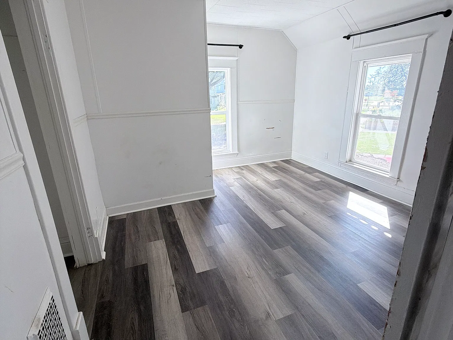 1 bed, $910 — Photo 4