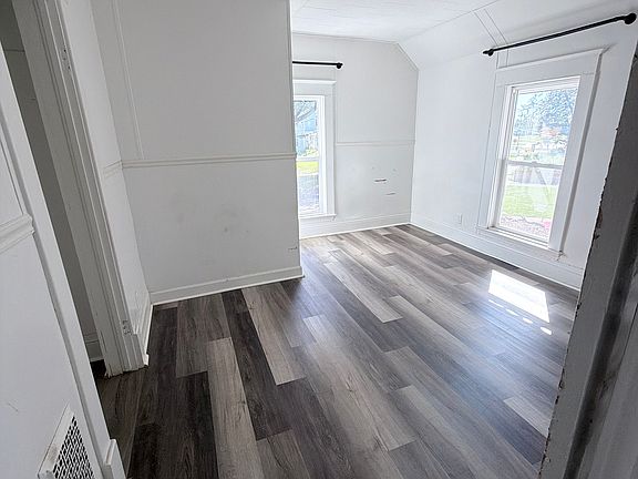 4th image of 316 Garden St #1