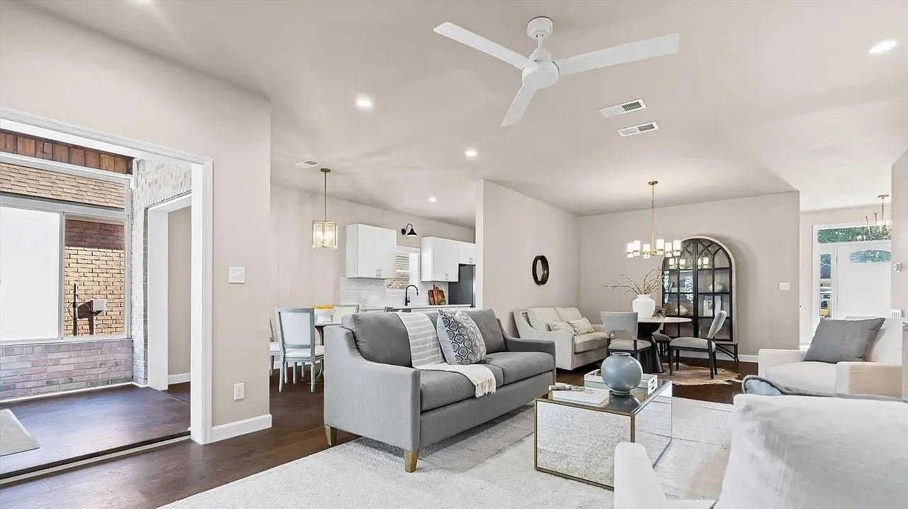 4 bed, 2436 sqft, $2,450 — Photo 4