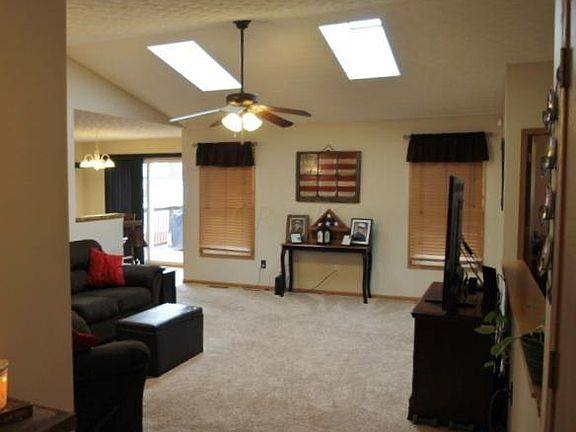 4th image of 5526 Cedardale Dr