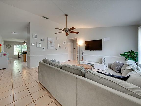 4th image of 1004 67th Avenue Dr W