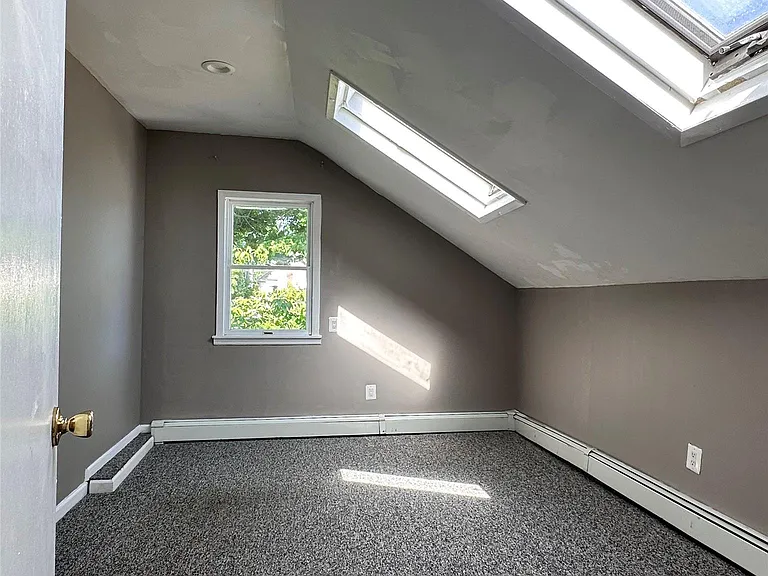 47 Henry St — Photo 8