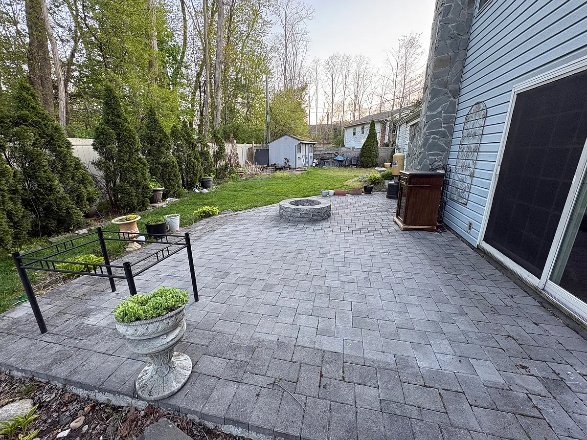 Building Photo - 30 Dumond Pl