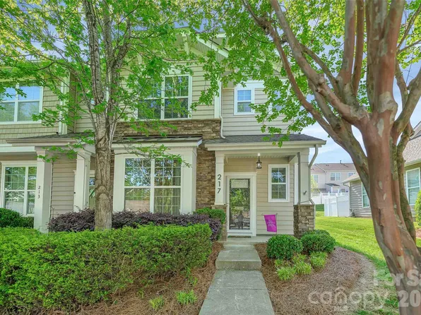 217 Misty Knoll Ln, Belmont, NC 28012