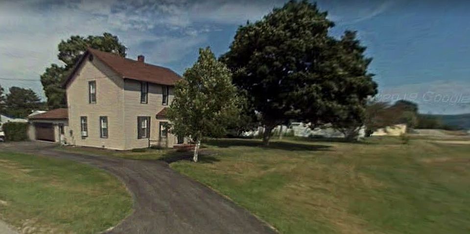 2nd image of 387 Ferry Ln