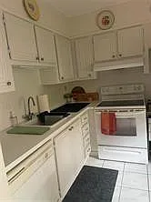 Building Photo - 2821 Somerset Dr #217