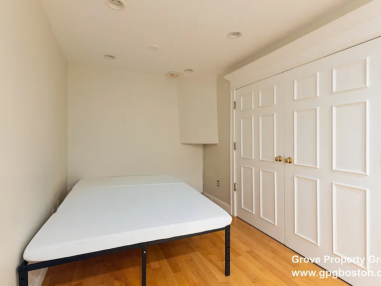 47 Old Harbor St #4 — Photo 6