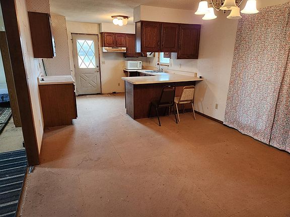 5th image of 310 Hillside Dr