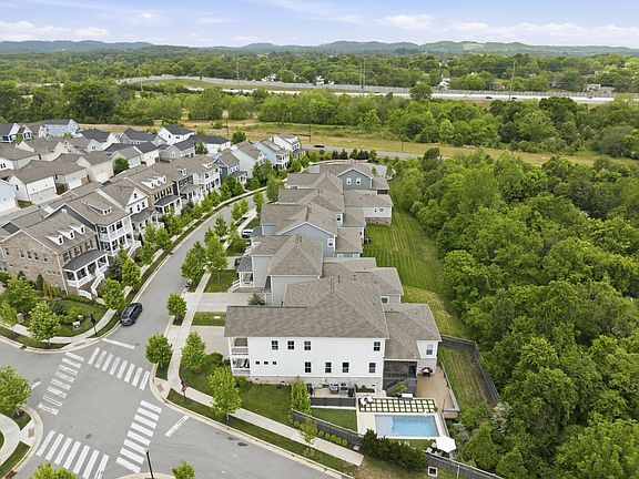 5th image of 400 Dewar Dr