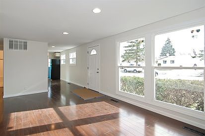 3rd image of 230 Harrison St