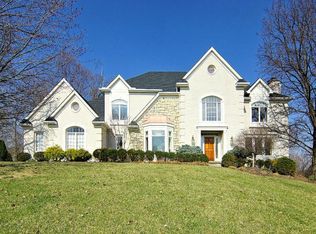 3431 Ivy Hills Blvd, Cincinnati, OH 45244