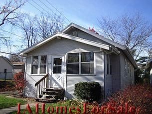 214 Highland Dr NW