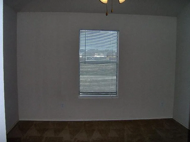 5413 Soledad Dr — Photo 10