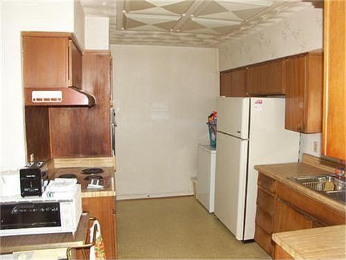 5th image of 9146 Clearwater Dr
