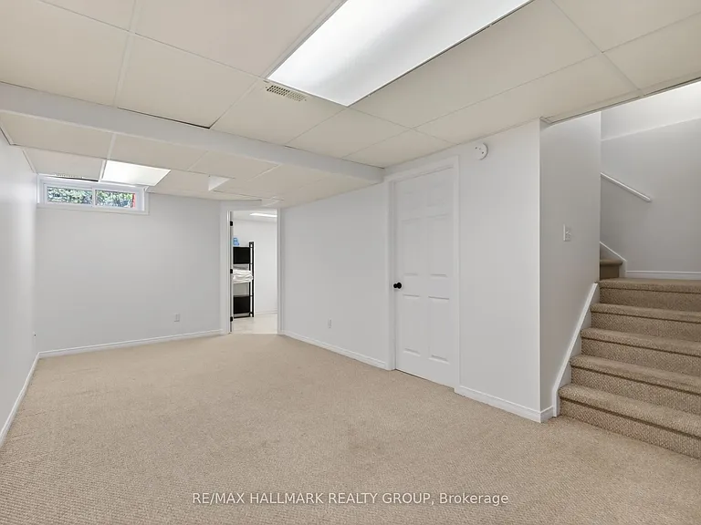 130 College Cir — Photo 35