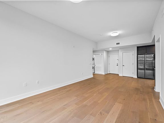 5th image of 202 Merseles St #502
