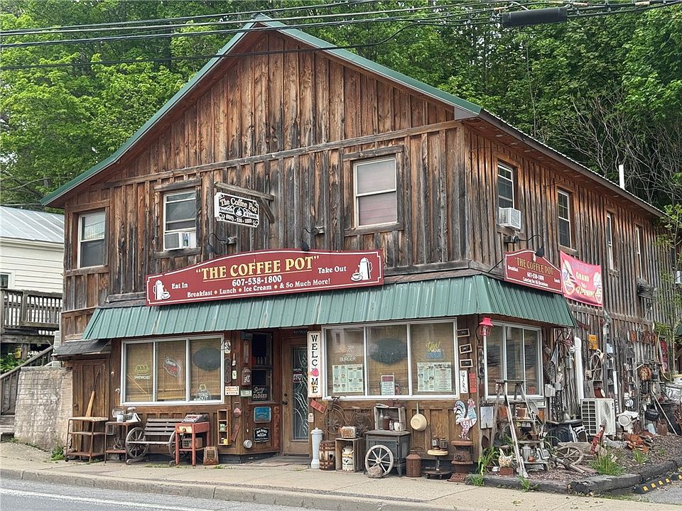 1st image of 581 Main St