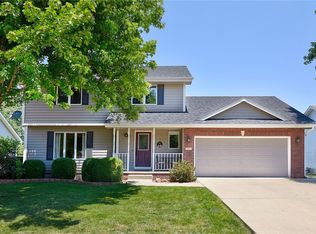305 Terrace Dr, Waukee, IA 50263