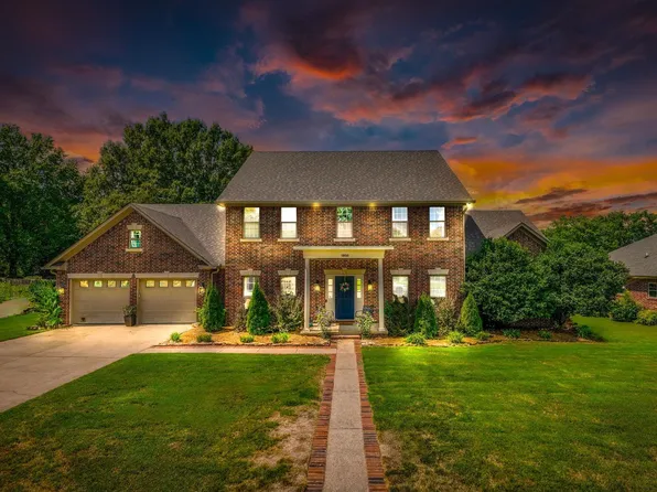 1805 Royal Dr, Conway, AR 72034