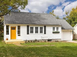 1407 Wildwood Dr NE, Cedar Rapids, IA 52402