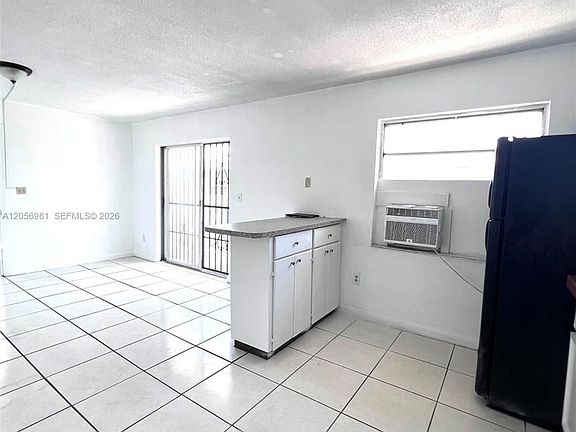 4th image of 121 NE 80th Ter APT 8