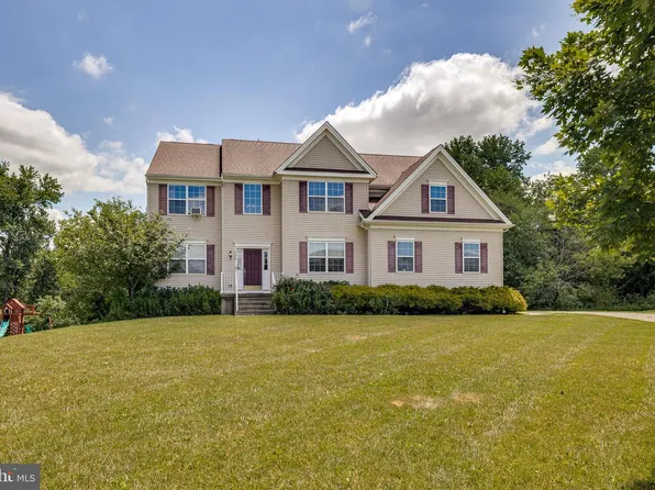 506 Quarter Moon Ct, Bordentown, NJ 08505