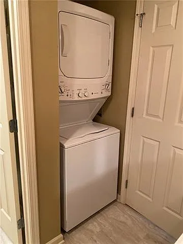 440 S Military Rd #29 — Photo 6