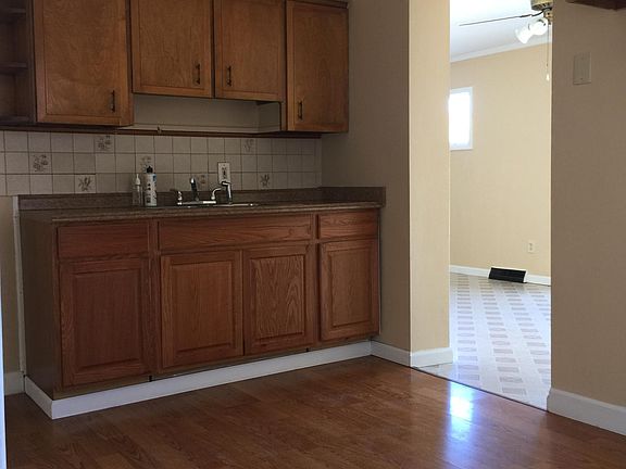 3rd image of 9304 Ansonia Ave