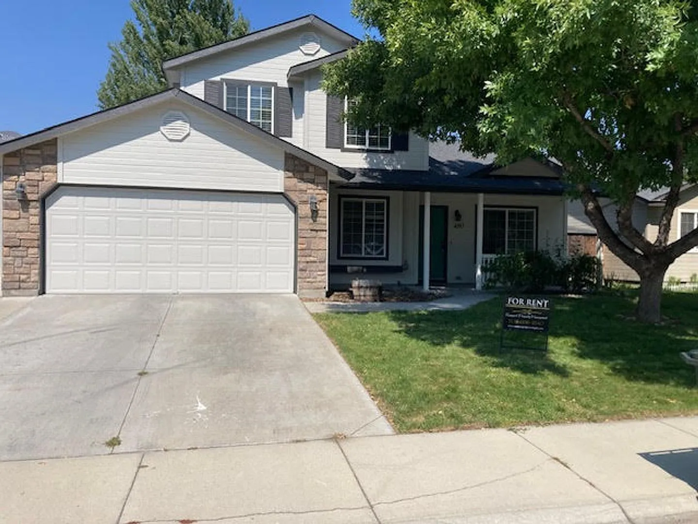 Great location in Meridian 4 bed 2.5 bath home — Photo 1