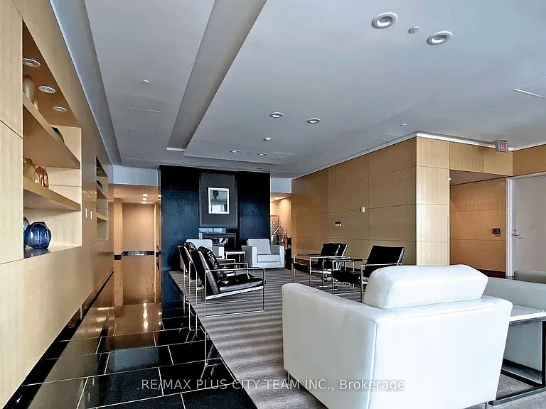 65 Bremner Blvd #2206 — Photo 11
