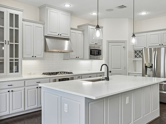 2nd image of 6685 Escena Blvd