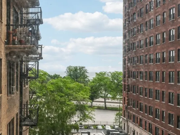 1755 E 55th St APT 605, Chicago, IL 60615