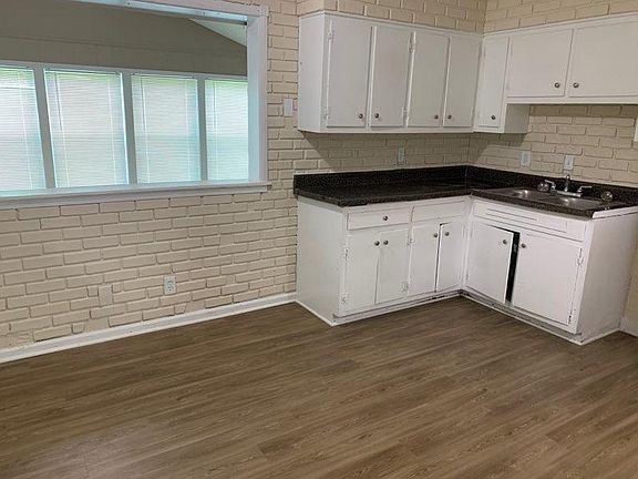 3rd image of 3091 Greenbranch Dr