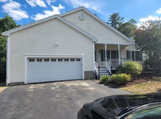92 Cherrywood Dr, Nashua, NH 03062