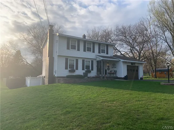 6881 Peck Rd, Syracuse, NY 13209